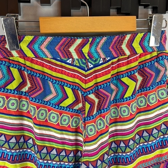 Esqualo Geometric Print Shorts Size X-Small 3” Inseam Colourful Fun Boho - Picture 6 of 10